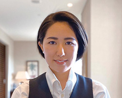 國學院大學 文学部 中国文学科 卒業<br /> ハイアット リージェンシーホテル<br /> 中村 美南さん